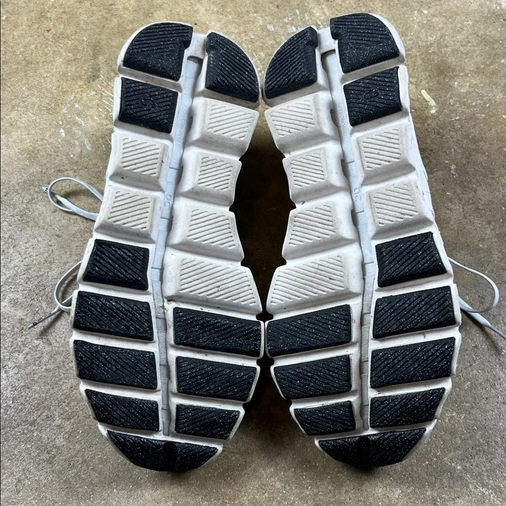 On Running Oncloud X Shift in Vapor Acacia 
Size: 8 - Picture 12 of 14